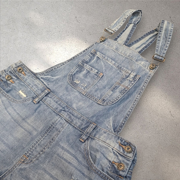 Altar'd State Denim Overall Shorts Size Large - Picture 3 of 12